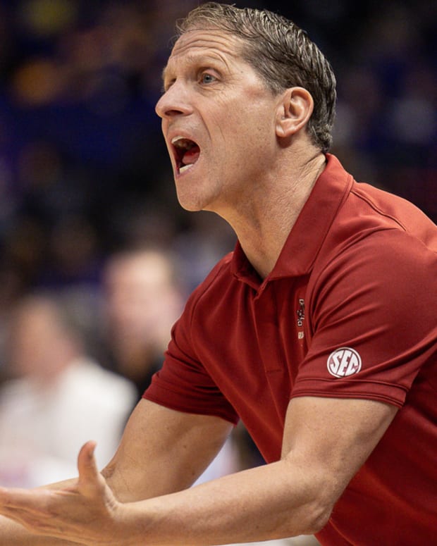 Razorbacks coach Eric Musselman on sideline against LSU